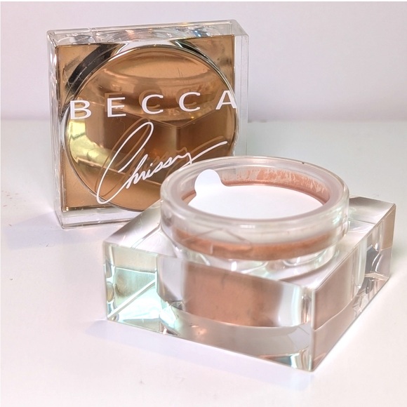 Becca x Chrissy | Confectionary Glow Powder Loose Highlighter | Cinnamon… - Picture 1 of 5
